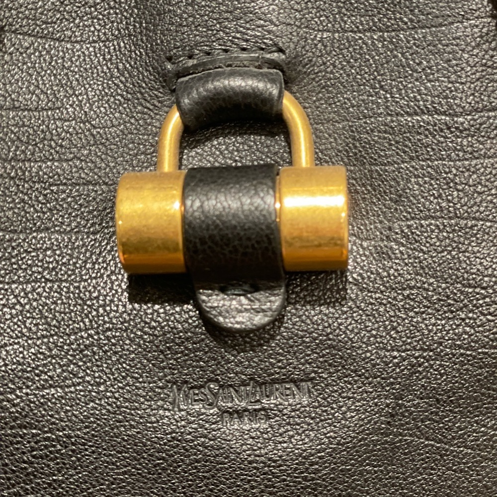 Yves Saint Laurent Muse Medium Handbag - Picture 2 of 12